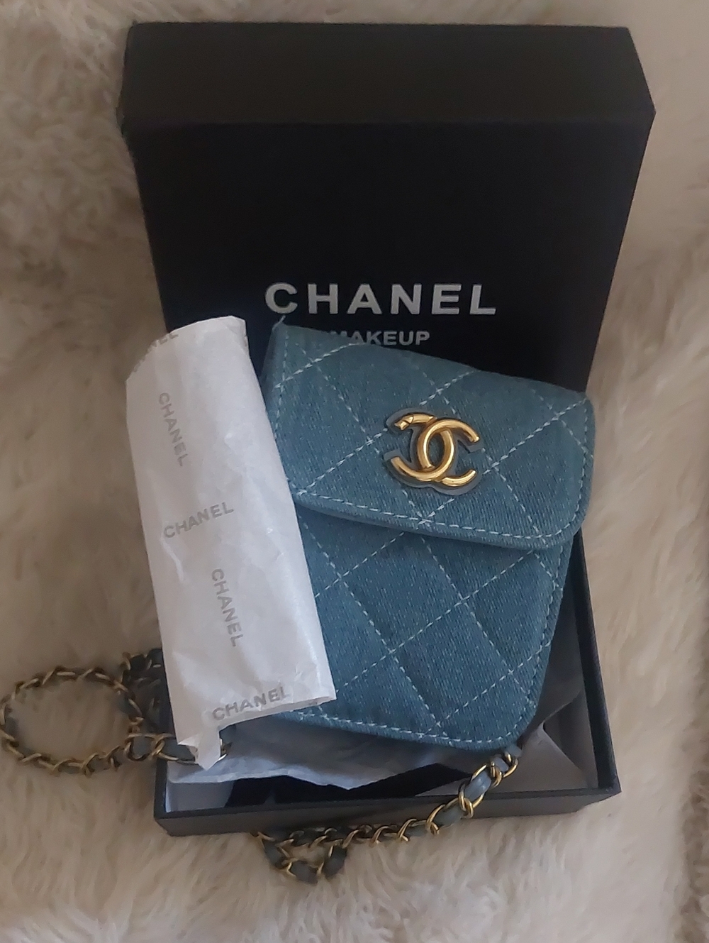 CC Denim  Quilted  Mini Crossbody Bag with Gold Chain - Picture 8 of 9